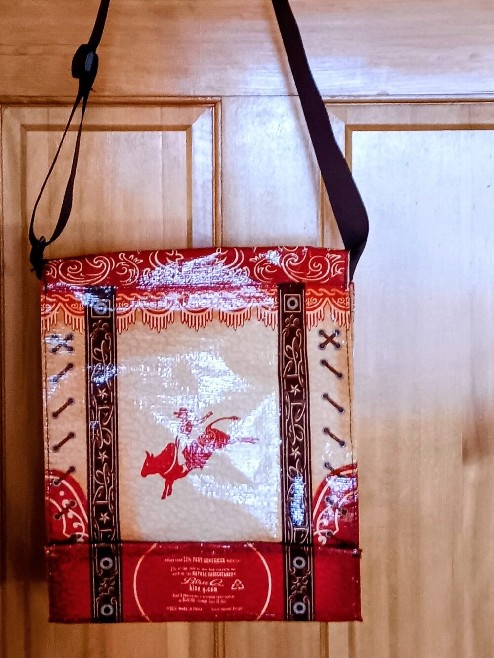 New! Blue Q Red Boss Lady Rodeo Crossbody Bag - Picture 2 of 7